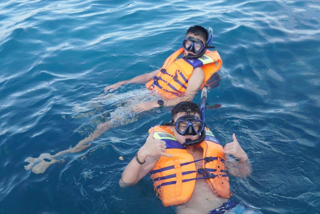 snorkeling labuan bajo