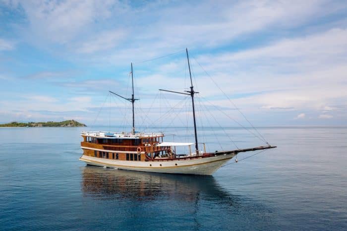 Sewa Kapal Labuan Bajo Phinisi