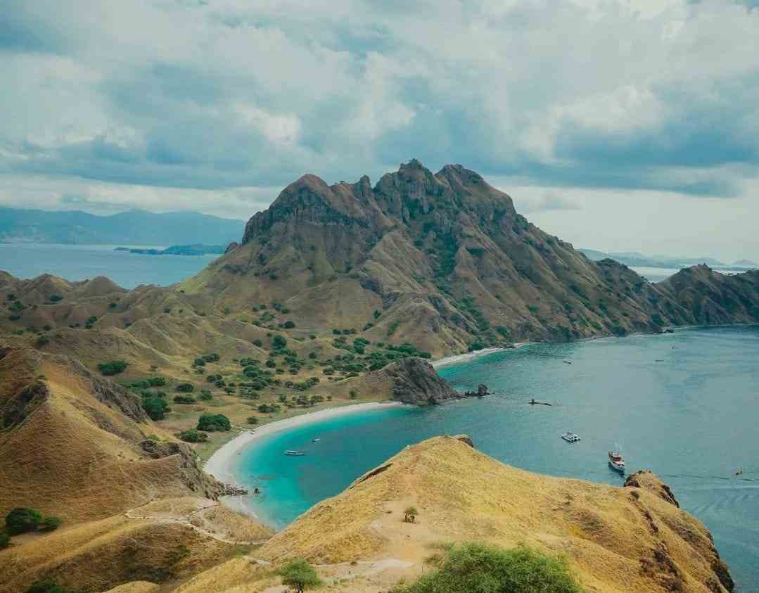 padar island