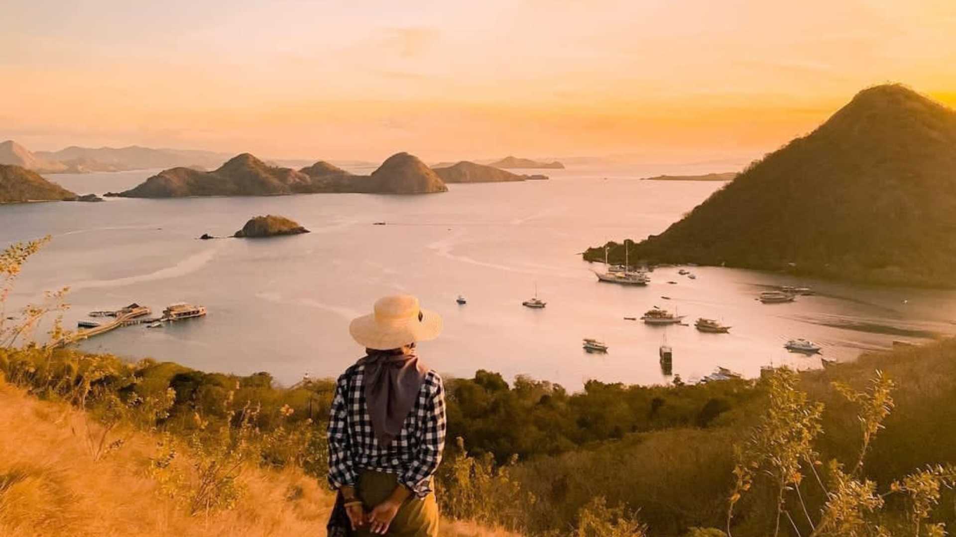 bukit cinta labuan bajo
